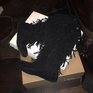 Black Minnetonka Suede Fringe Boots Size 8